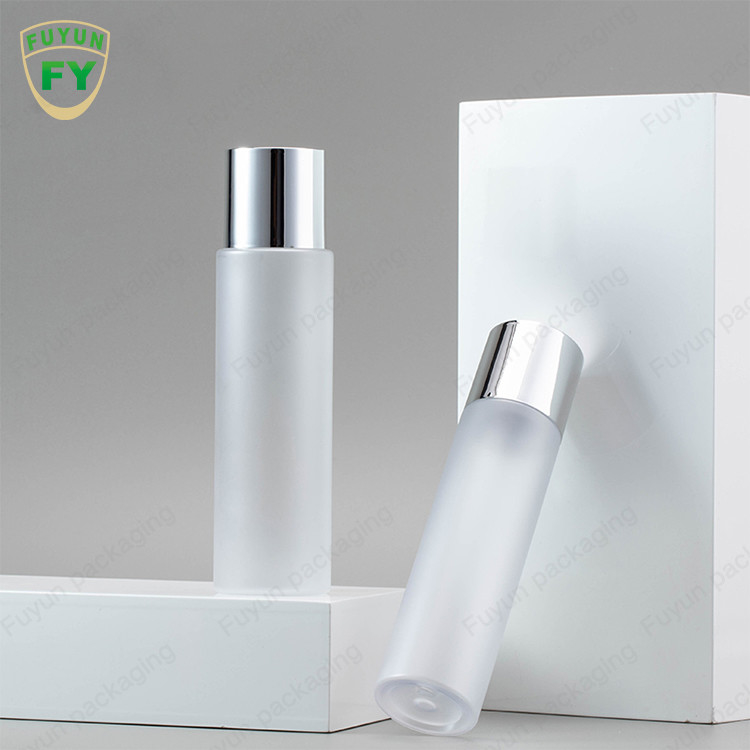 Niestandardowa przezroczysta plastikowa butelka szamponu o średnicy 24 mm i pojemności 50 ml